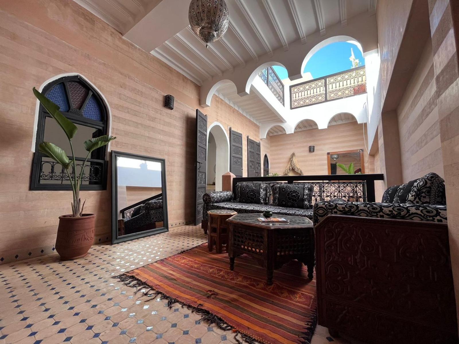 Riad Black Doors Marrakesh Exterior photo